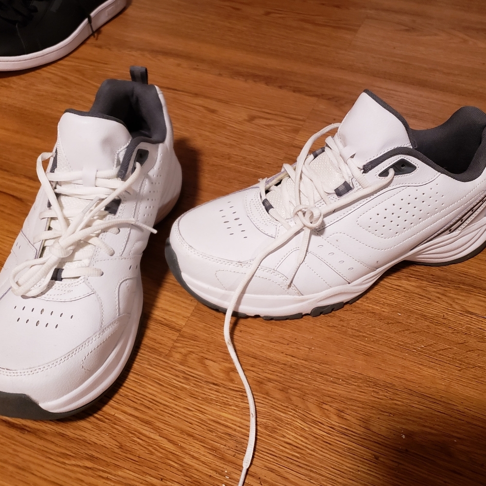 Shoes - Picture 2 of 15